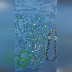 Vintage green jewelry set